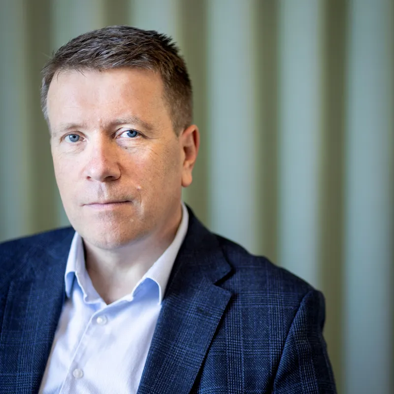 Gert droppede livet som herregårdsskytte. Nu er han topchef for 4.500 ansatte og 800.000 andelshavere artwork