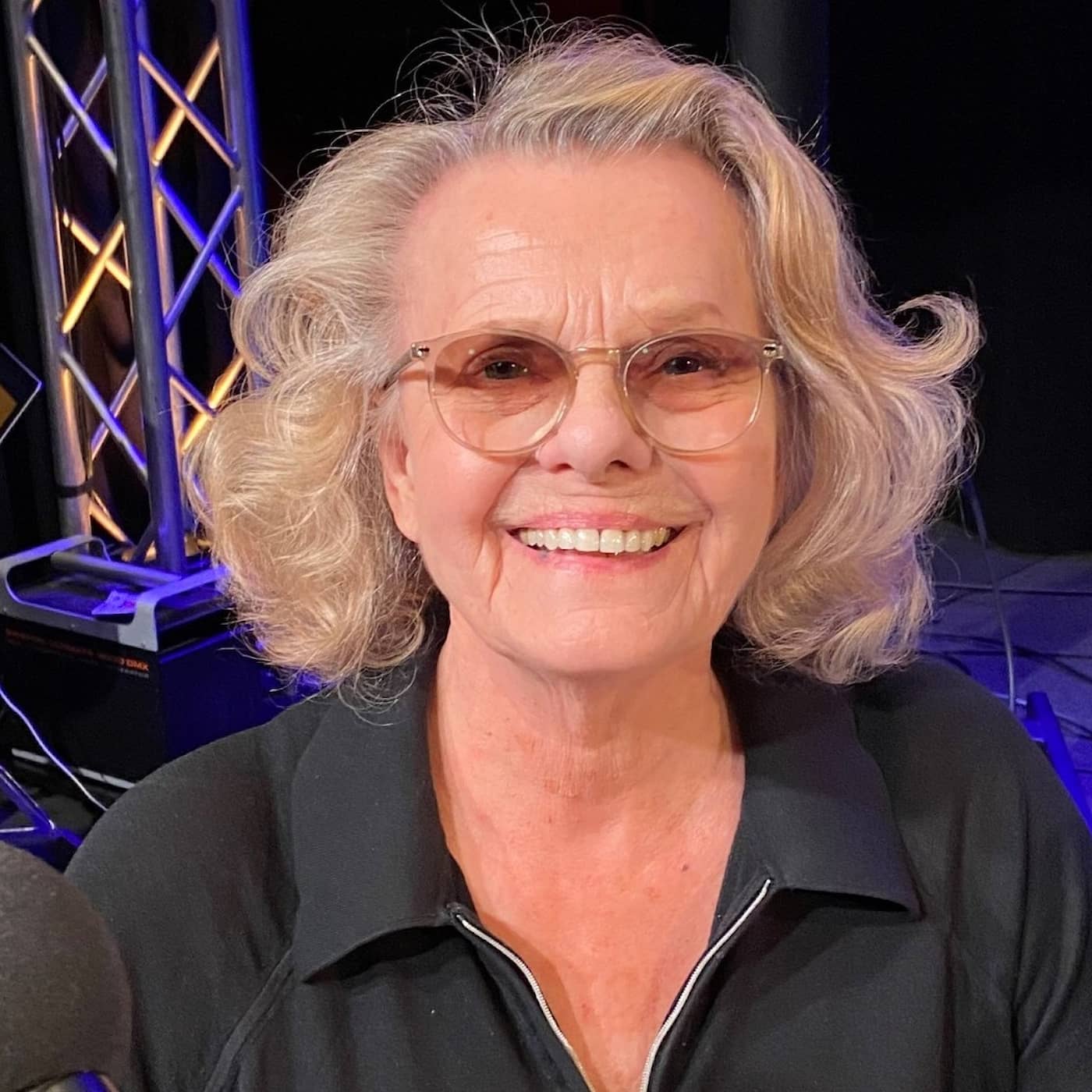 Marie Göranzon för omärkligt in alla samtal på vårtmedel artwork
