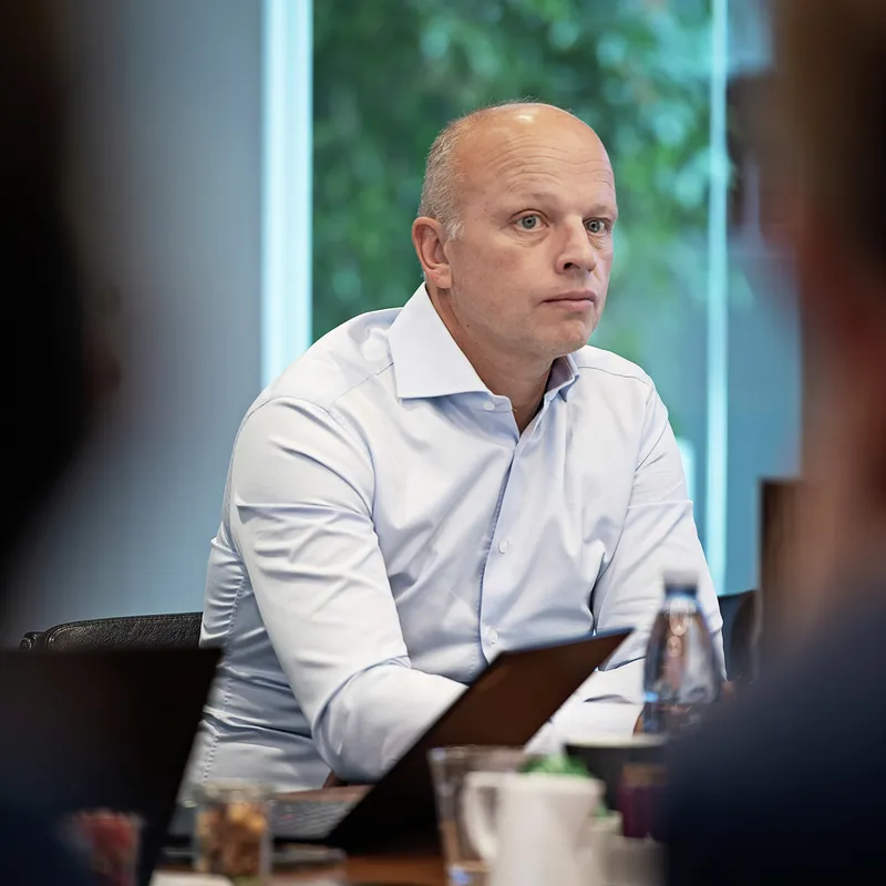 Finans Update d. 31. juli: DSV-topchef svarer på beskyldninger om temperamentsfuld ledelse og chikane artwork