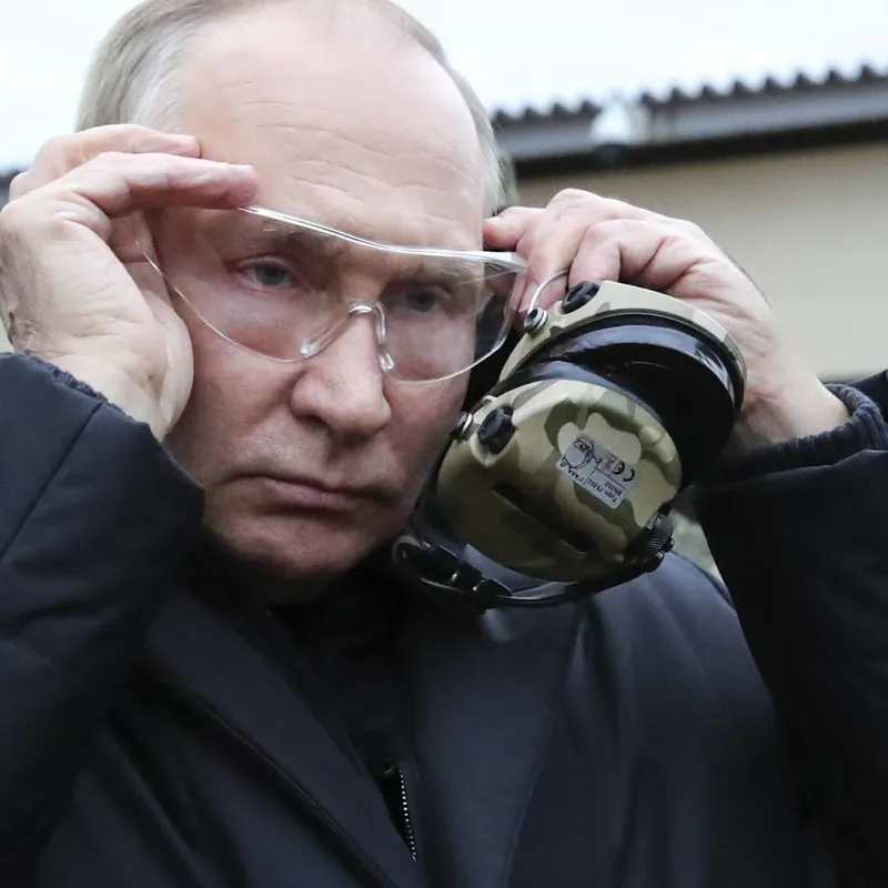 Putins 1 000 dagar av krig artwork