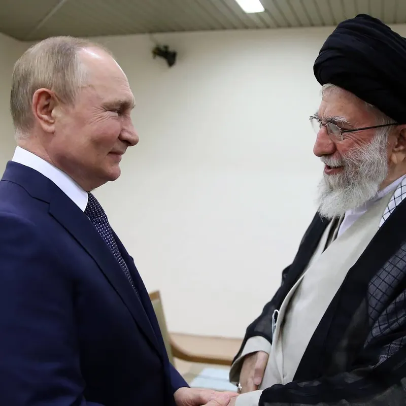 Putin handfallen när regimen i Iran skakar artwork