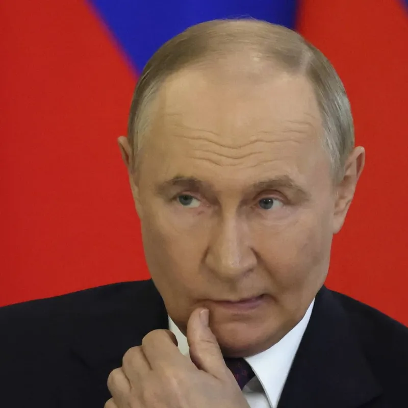 Snaran dras åt kring Putins Ryssland artwork
