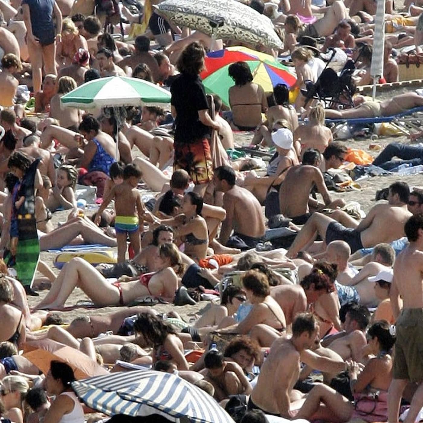 ”Turister åk hem!”– så vill världen stoppa massturismen (REPRIS) artwork