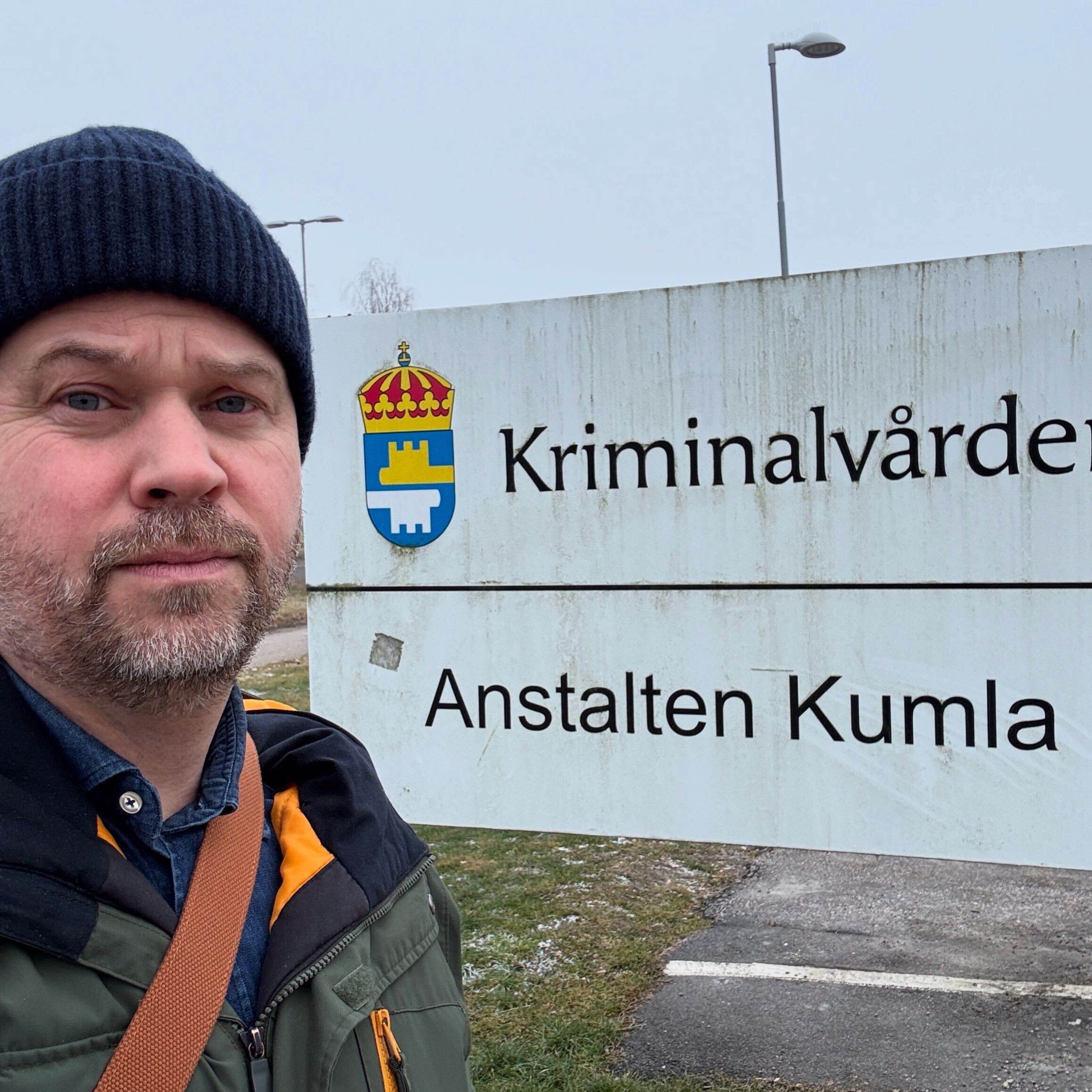 Hjälp Spår in i fängelset! artwork