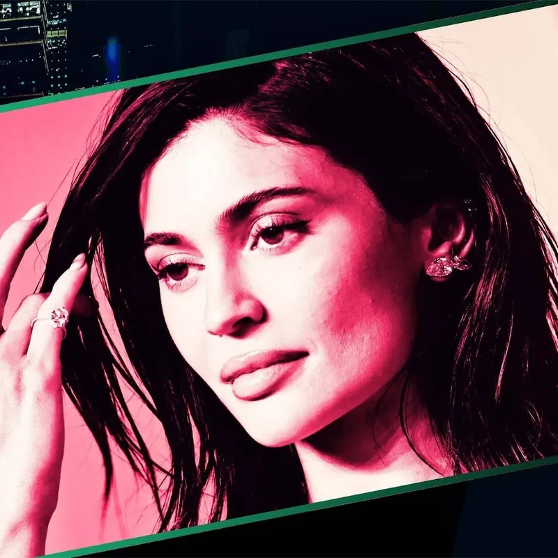 Kylie Jenner – följarna, läpparna och lögnerna artwork