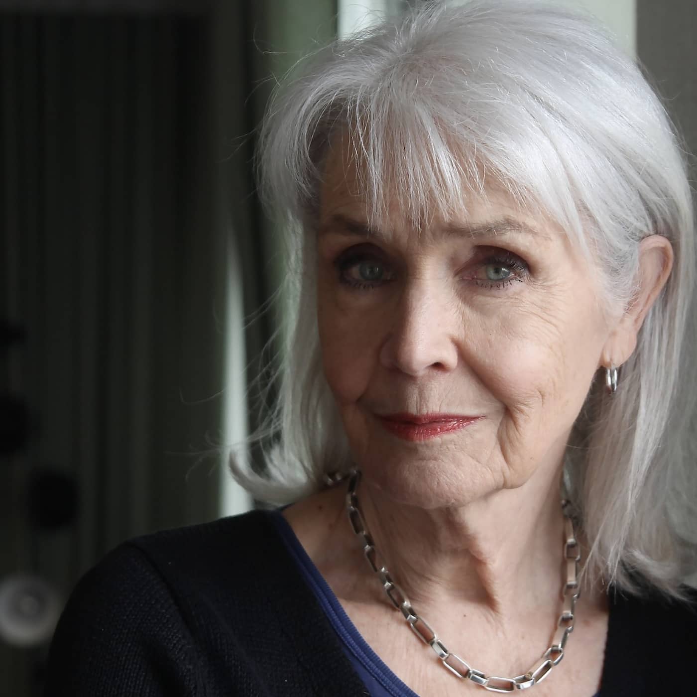 Marika Lindström: Det var självklart att berätta om min mans självmord artwork